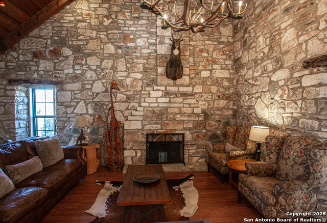 2951 Fall Creek Rd, Kerrville, Texas image 3