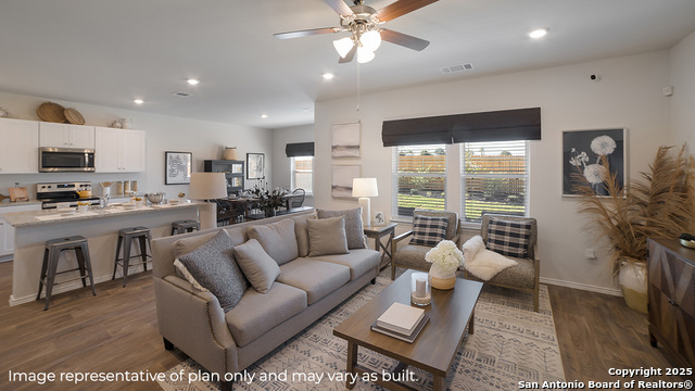1435 Chianti Pass, New Braunfels, Texas image 3