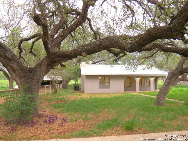 490 Horton, Poteet, Texas image 1