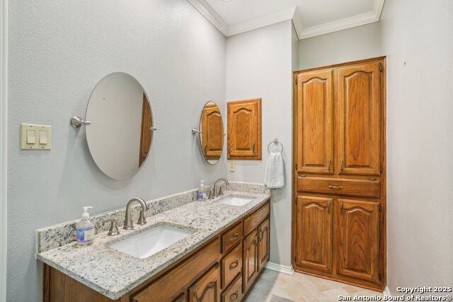 11 Granburg Cir, San Antonio, Texas image 25