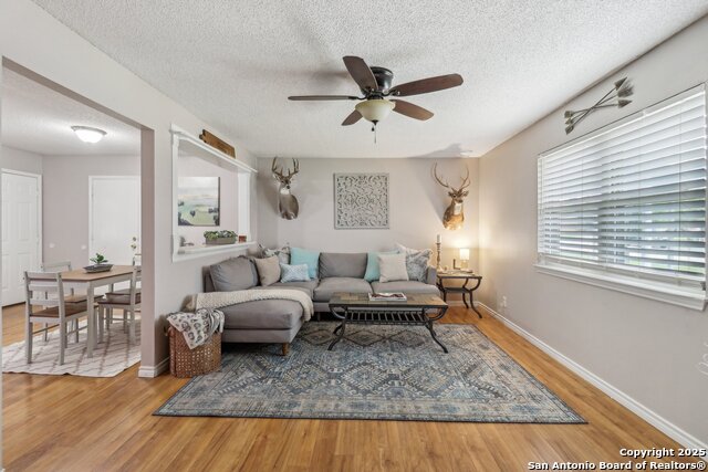 304 Sunflower Dr, Marion, Texas image 2