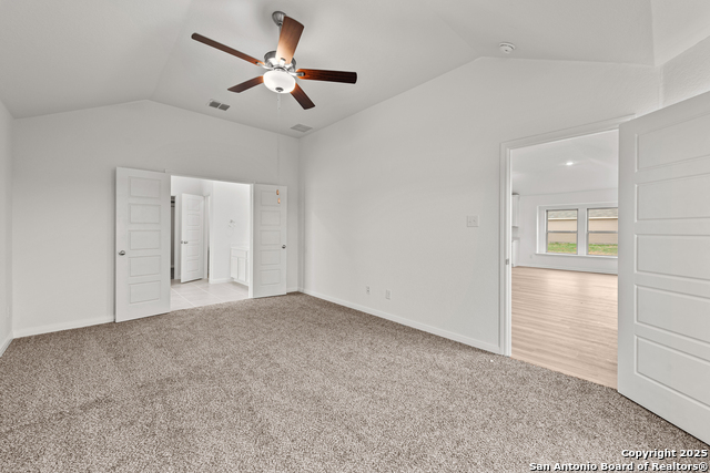 101 Cheyenne Drive, Floresville, Texas image 9