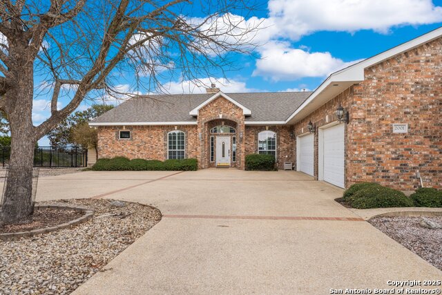 2001 Crown Ridge, Kerrville, Texas image 3