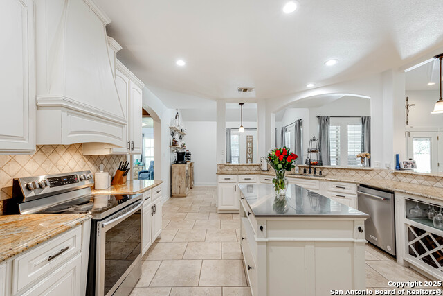515 County Road 3822, San Antonio, Texas image 16