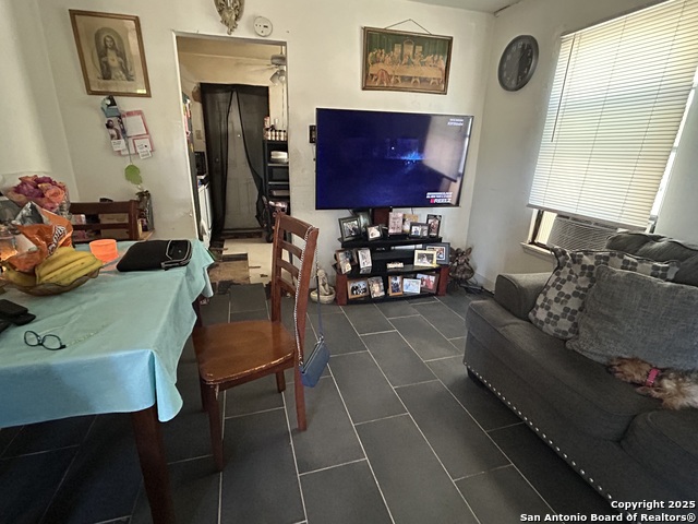 311 Dolores, San Antonio, Texas image 6