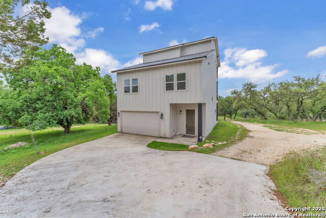 2488 Waterfront Park Dr, Canyon Lake, Texas image 4