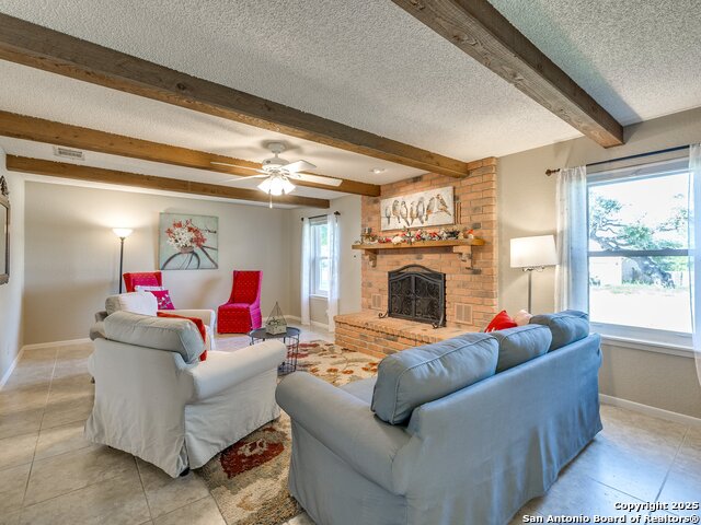 1109 Cardinal, Pleasanton, Texas image 6