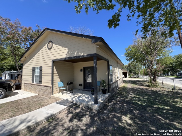 235 Gray St, San Antonio, Texas image 3