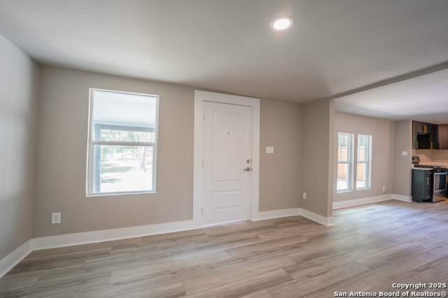 312 Avondale, San Antonio, Texas image 6