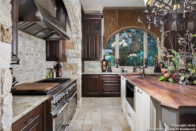 2219 Clubs Dr, Boerne, Texas image 11