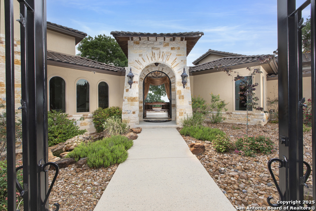 2219 Clubs Dr, Boerne, Texas image 4