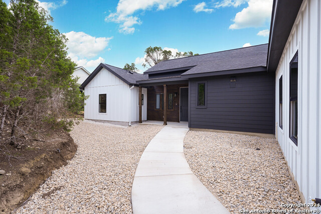 580 Compass Rose, Canyon Lake, Texas image 1