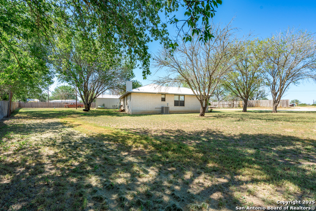 8013 County Road 128, Floresville, Texas image 32