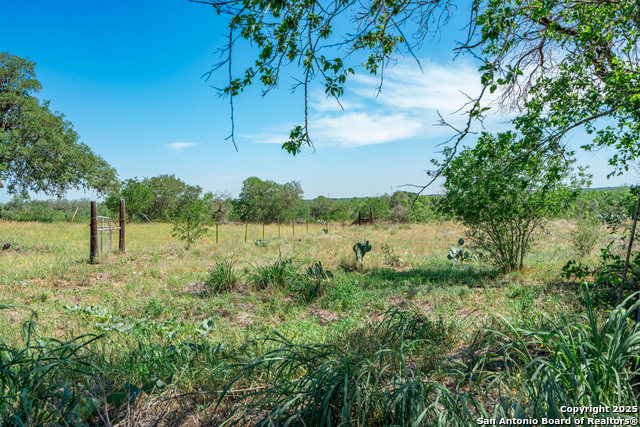8013 County Road 128, Floresville, Texas image 33