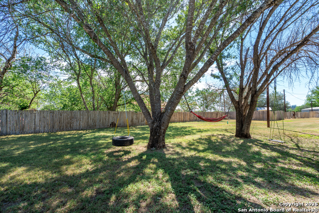 8013 County Road 128, Floresville, Texas image 37