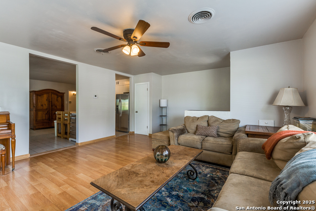 1622 W Terra Alta Dr., San Antonio, Texas image 4
