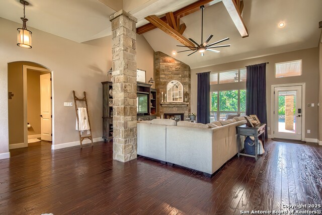 172 Woodlands, La Vernia, Texas image 4