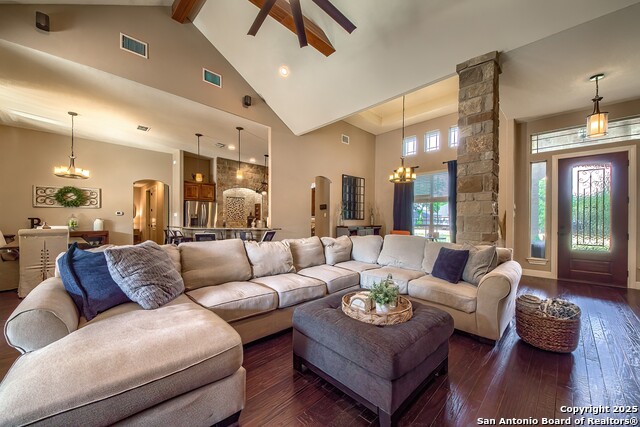 172 Woodlands, La Vernia, Texas image 5