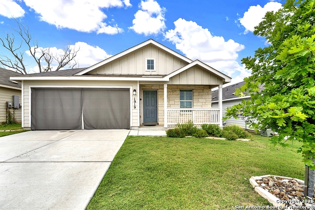 1919 Goldfinch, New Braunfels, Texas image 6