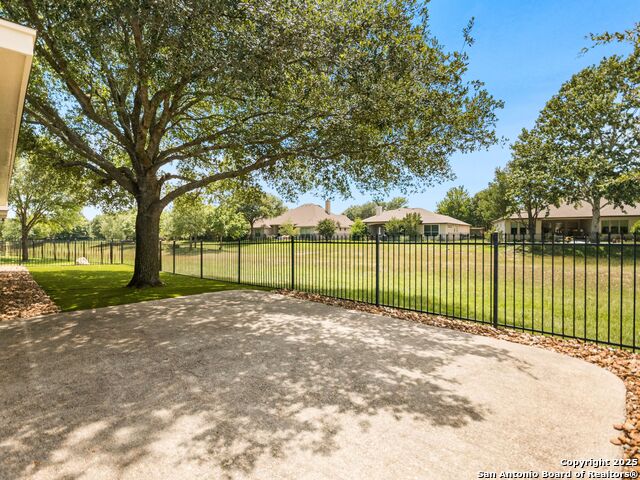 30031 Cibolo Trace, Fair Oaks Ranch, Texas image 38