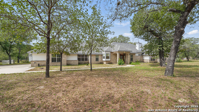 468 Rose Blossom Loop, La Vernia, Texas image 3