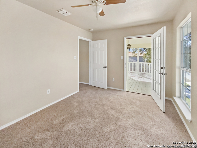 121 Lark Hill, Floresville, Texas image 11