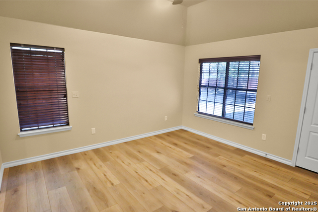118 Willow Creek, Floresville, Texas image 13
