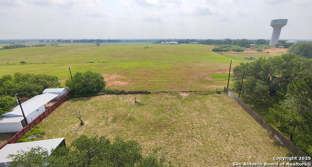 111 Deer Run, Pleasanton, Texas image 33