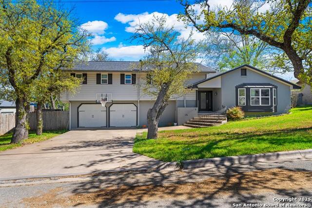 711 Cardinal Drive, Kerrville, Texas image 2