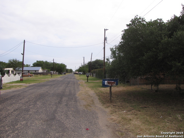 1618 Hough, Adkins, Texas image 9