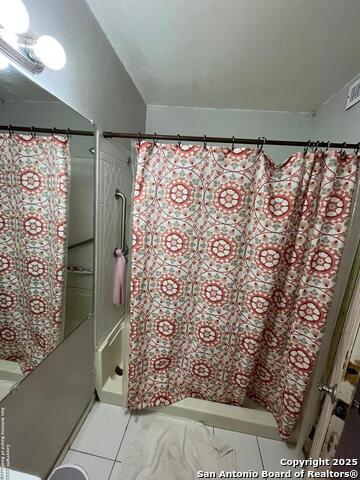 512 Brown Lane, Floresville, Texas image 11