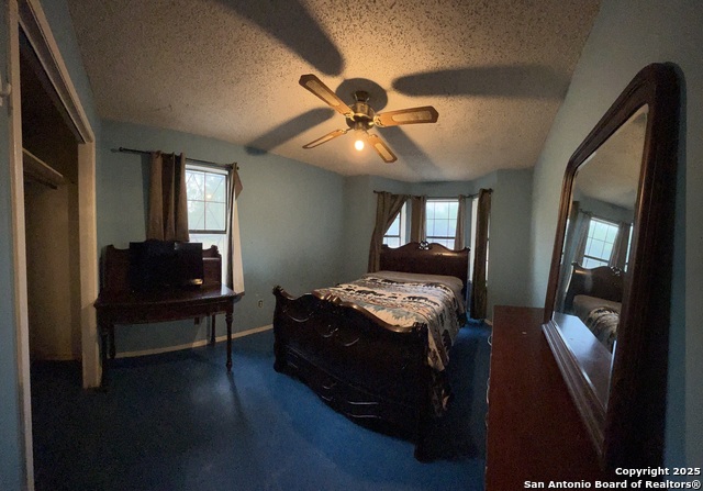 512 Brown Lane, Floresville, Texas image 13