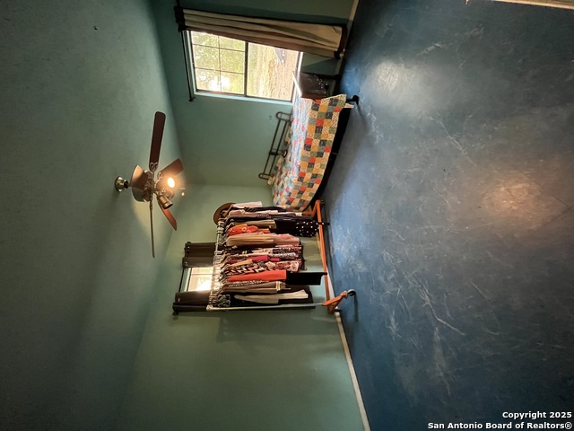 512 Brown Lane, Floresville, Texas image 15