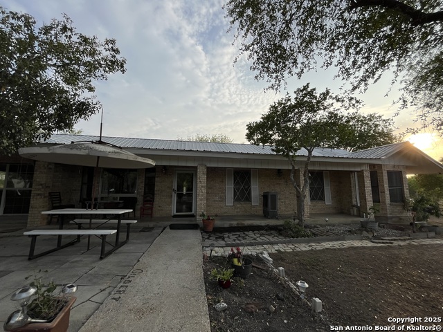 512 Brown Lane, Floresville, Texas image 2