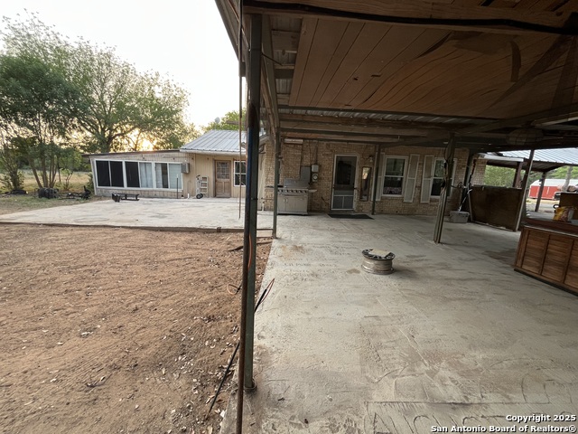 512 Brown Lane, Floresville, Texas image 27