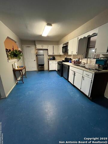 512 Brown Lane, Floresville, Texas image 5