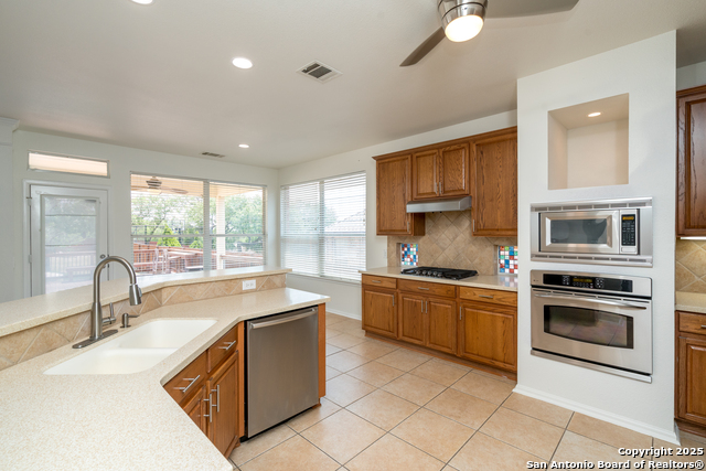 10615 Wind Walker, Helotes, Texas image 15