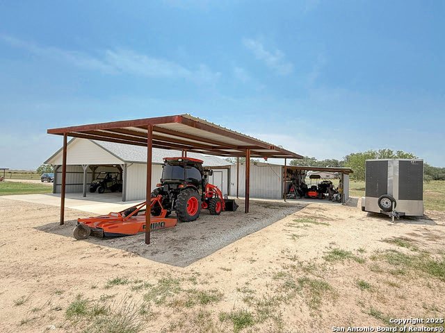 1185 County Road 7718, Devine, Texas image 34
