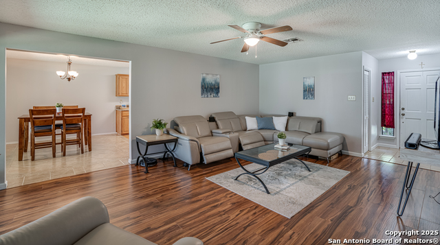 3828 Hunters Glen, Schertz, Texas image 4