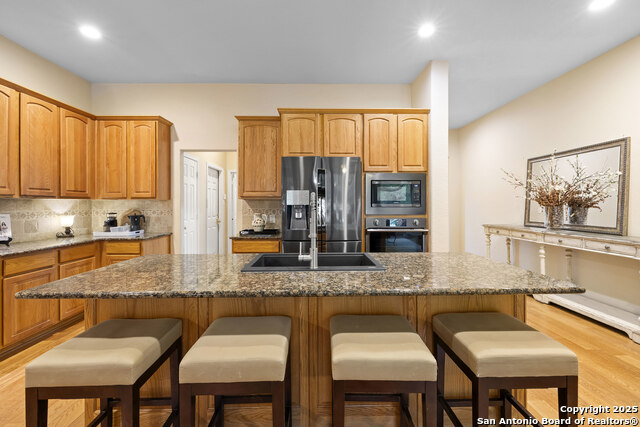 9920 Michelle Hl, Garden Ridge, Texas image 10