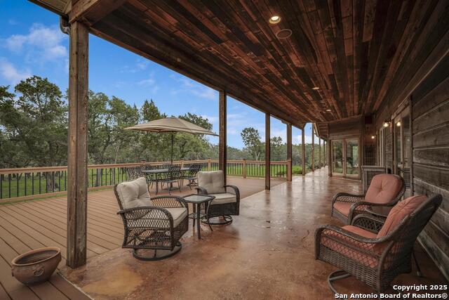 121 N Spanish Oak Trail, Kerrville, Texas image 21