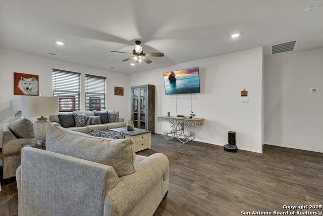 437 Signe, Seguin, Texas image 10