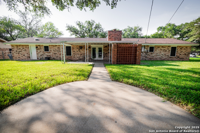 902 Newhall, Beeville, Texas image 41