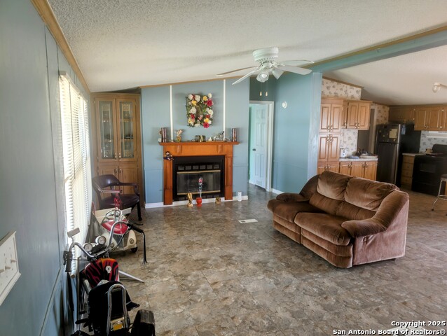 1131 Valeria, Marion, Texas image 3