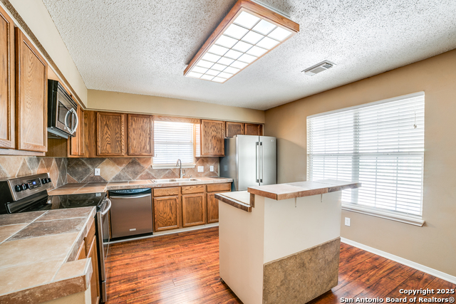 756 County Road 245, Hondo, Texas image 10