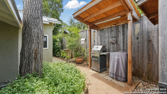 1817 Kuehler, New Braunfels, Texas image 14