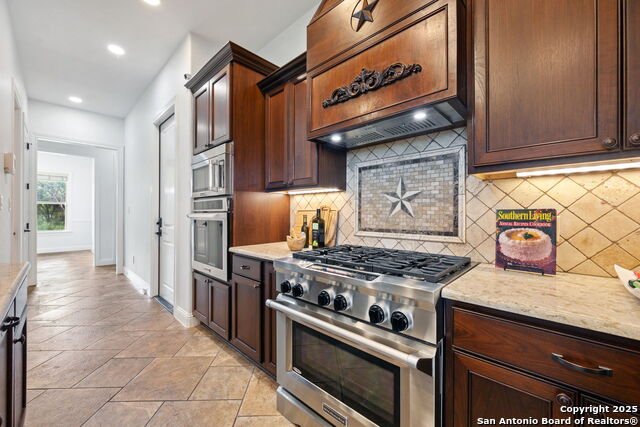 15311 Escarpment Oak, Helotes, Texas image 10