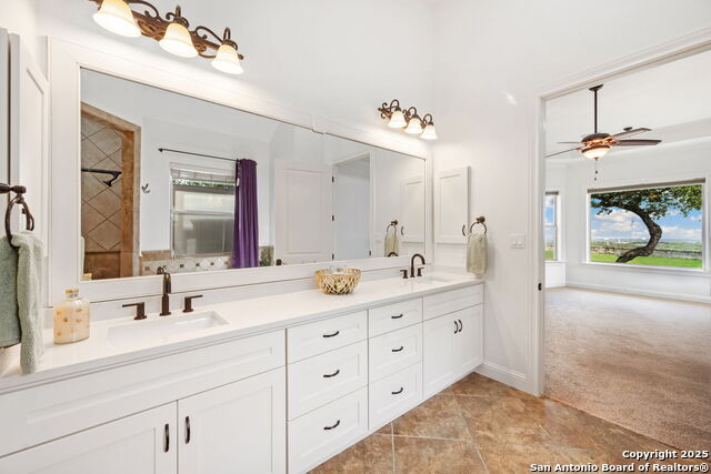 15311 Escarpment Oak, Helotes, Texas image 13