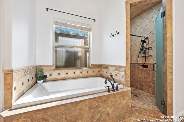 15311 Escarpment Oak, Helotes, Texas image 14