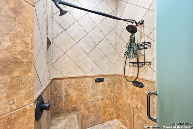 15311 Escarpment Oak, Helotes, Texas image 15